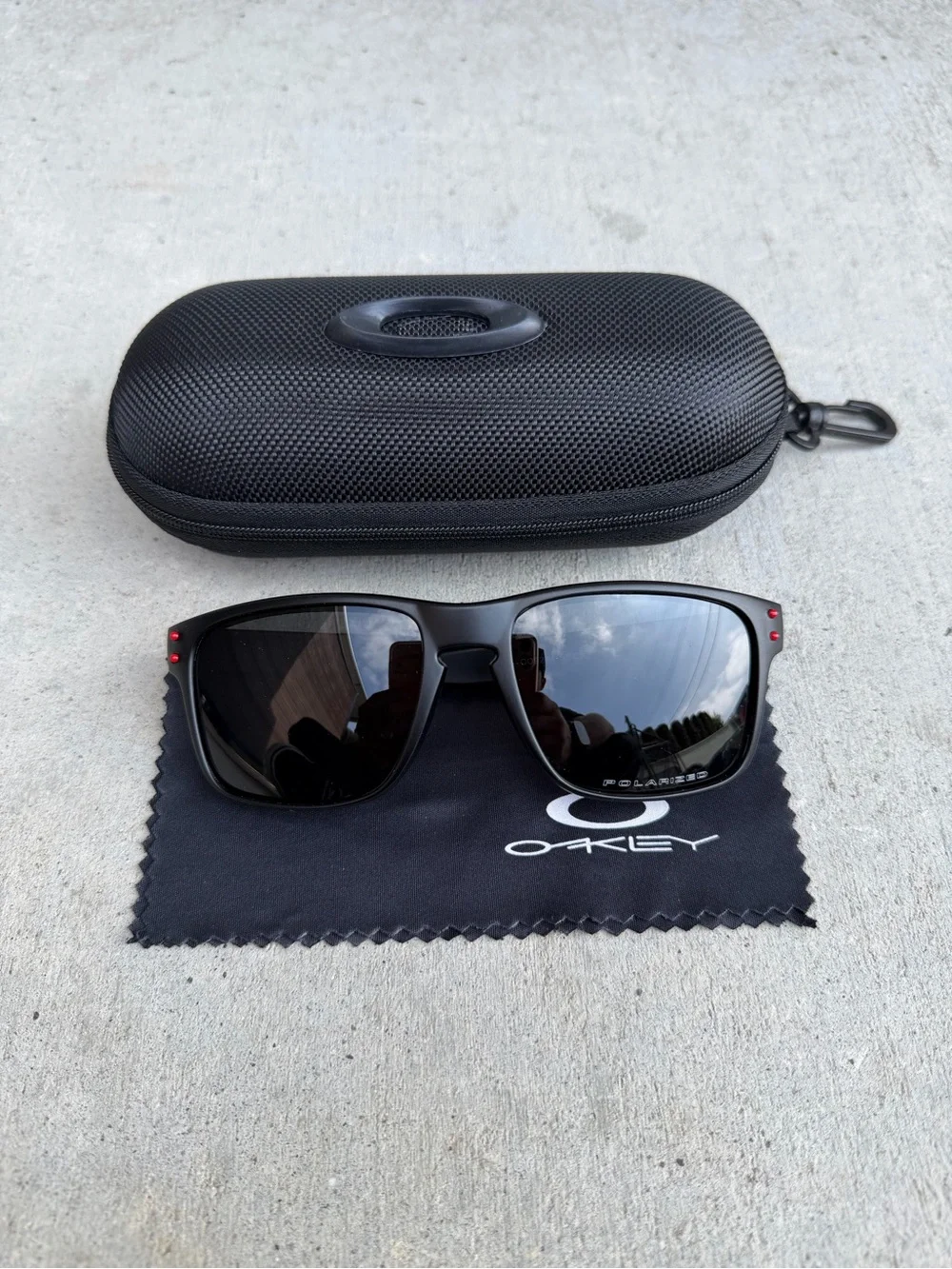 Oakley Holbrook Sunglasses Red / Black Frame Polarized Iridium Prizm Lens